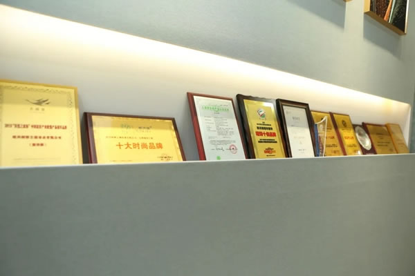 雅詩(shī)瀾墻布窗簾|發(fā)力產(chǎn)品研發(fā)，推動(dòng)行標(biāo)、國(guó)標(biāo)制定