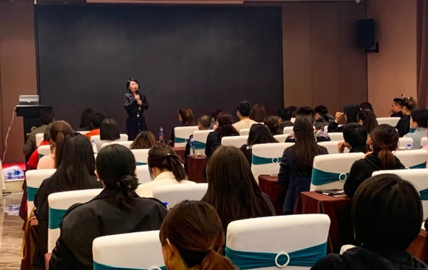 雅琪諾軟裝2021首場區(qū)域軟裝設(shè)計師特訓營火熱進行中
