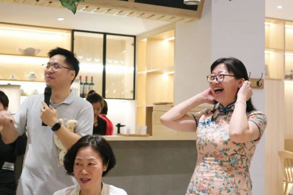 英倫美家墻紙感恩回饋 共同歡度團(tuán)圓時(shí)刻