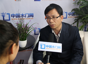 偉爵木門：專注原木定制，大力扶持經(jīng)銷商，共謀發(fā)展