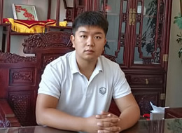 鑫雅迪木門總經(jīng)理朱澤立：鑫雅迪負(fù)離子木門，為用戶提供真健康環(huán)保產(chǎn)品。